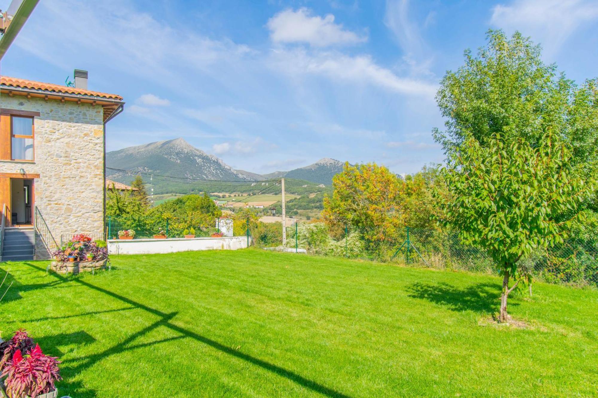 Acogedora Casa Rural Con Jardin Y Barbacoa Proxima A Pamplona Ilzarbe Dış mekan fotoğraf