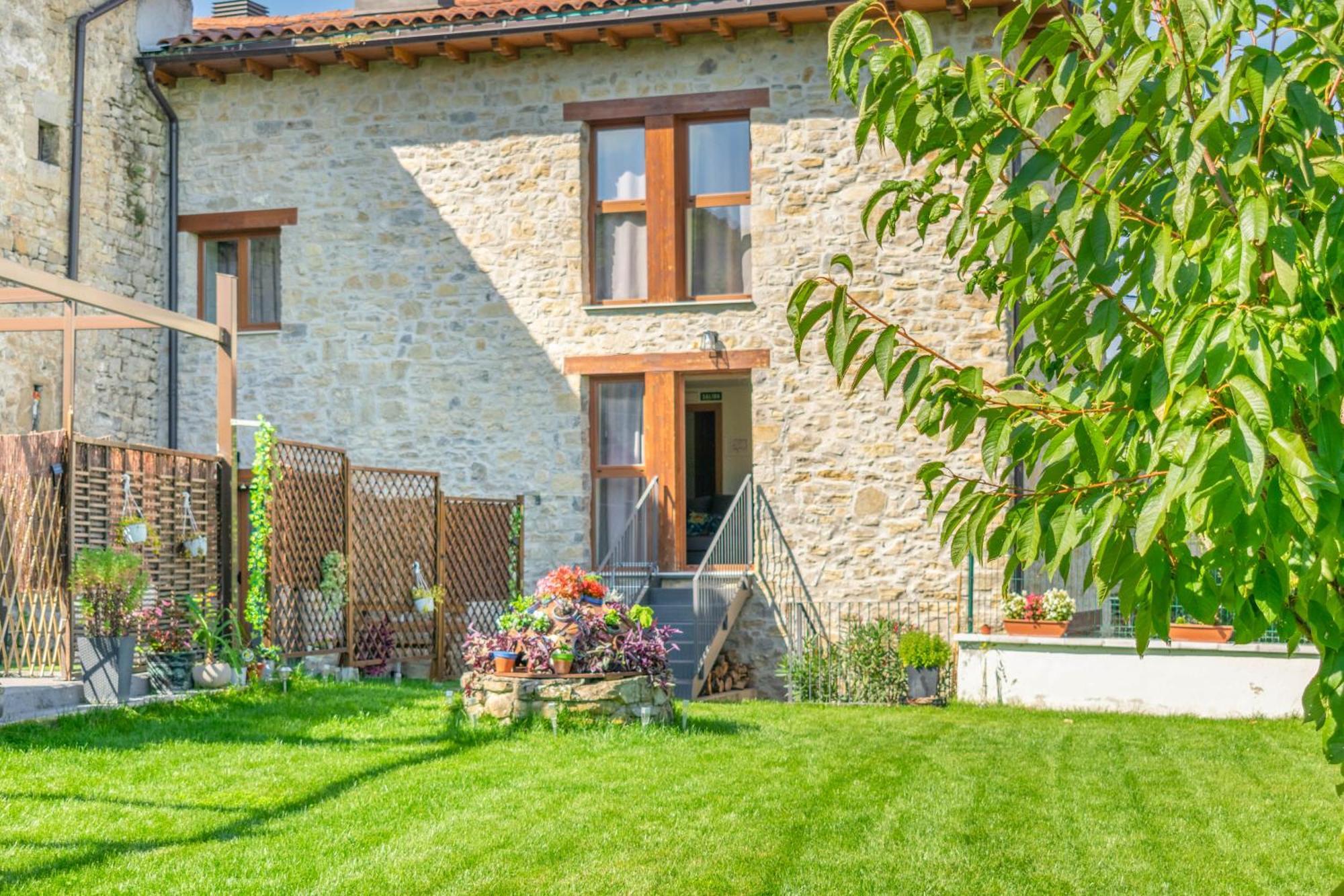 Acogedora Casa Rural Con Jardin Y Barbacoa Proxima A Pamplona Ilzarbe Dış mekan fotoğraf